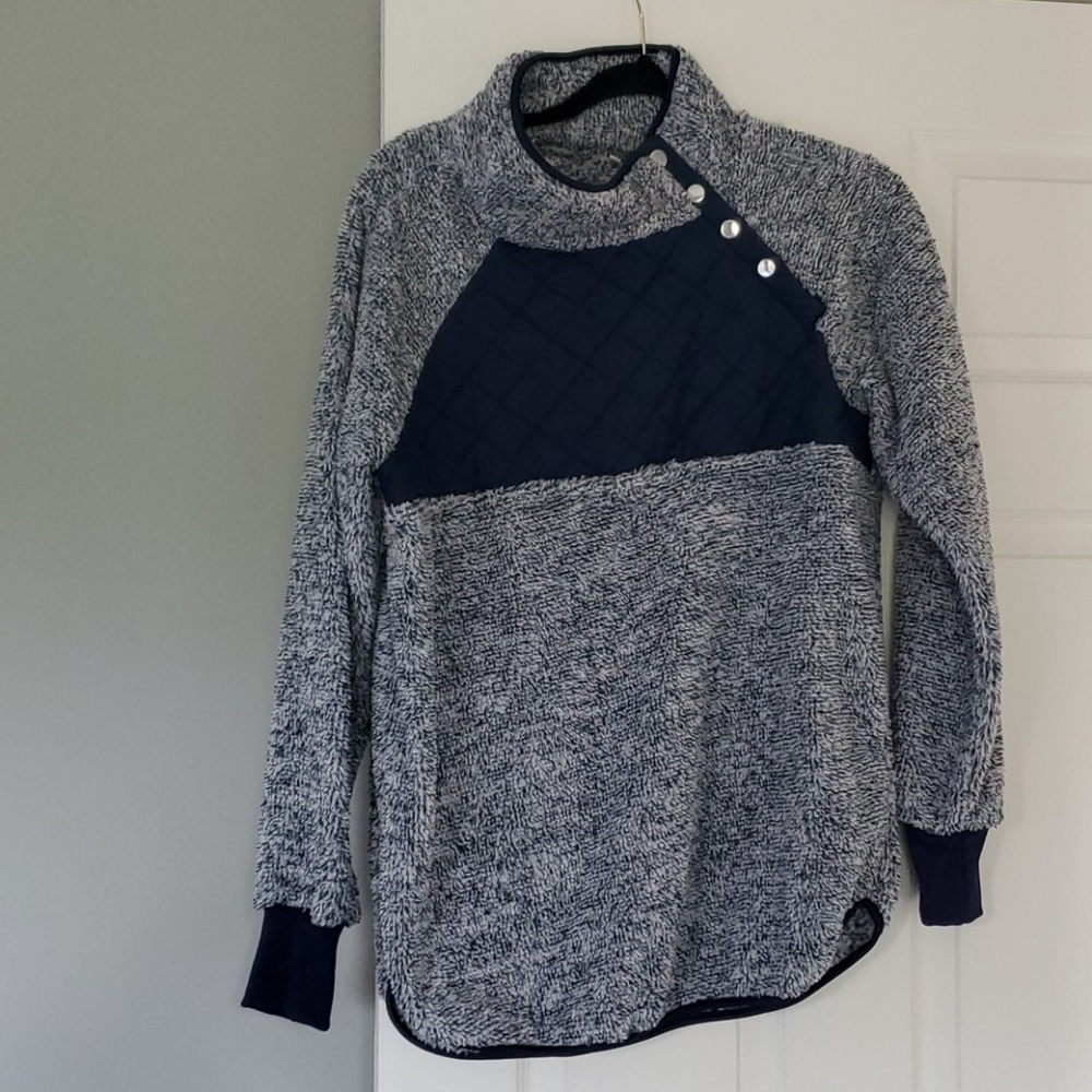 Women's Sherpa diagonal button sweatshirt